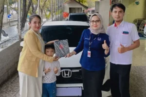 Simulasi hitungan kredit mobil keluarga All New Honda BR-V N7X bersama Sales Resmi Honda Padang Pipit